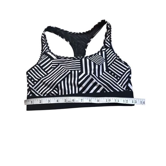 Victoria Sport The Player Racerback Sport Bra size M - Picture 4 of 7